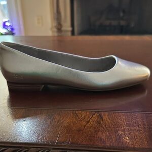 TOMS Briella Women's Metallic Silver Loafers